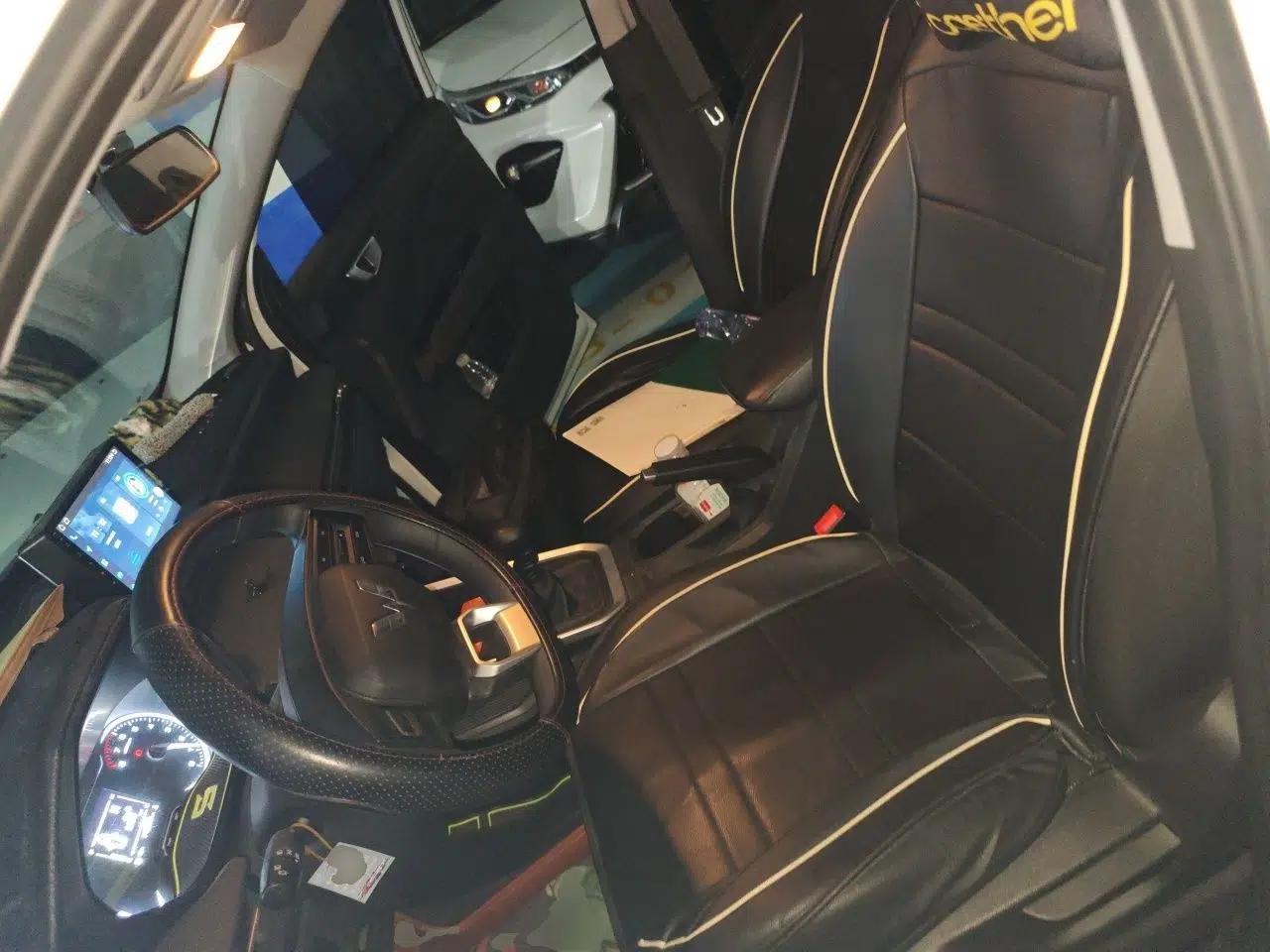 Wuling Alvez 2022 1.5L Manual Free-Style Model — миниатюра 15