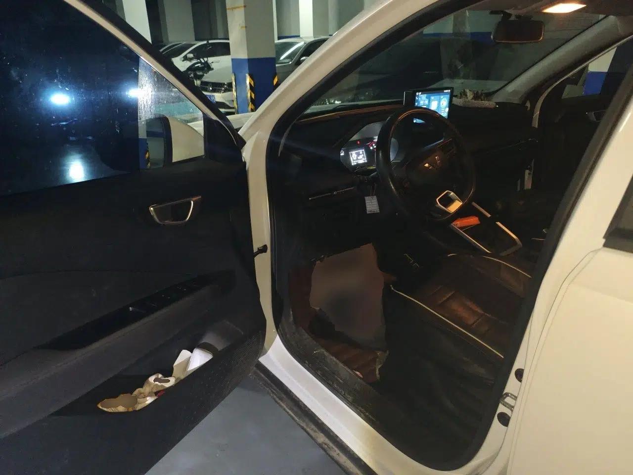 Wuling Alvez 2022 1.5L Manual Free-Style Model — миниатюра 16