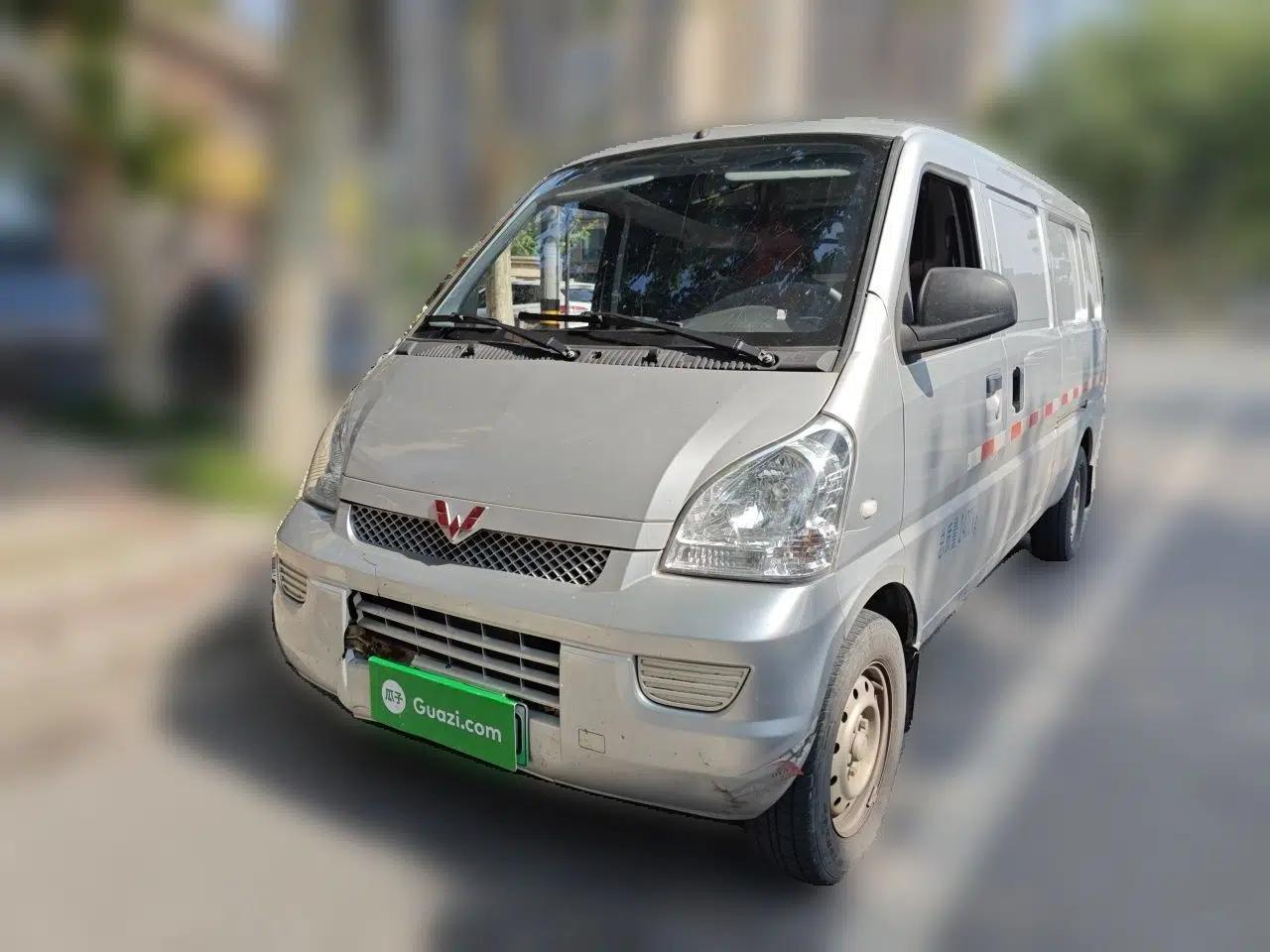 Wuling Rongguang EV 2022 Basic Model Enclosed-Window Vehicle with 2 Seats Equipped with Penghui Battery — миниатюра 1