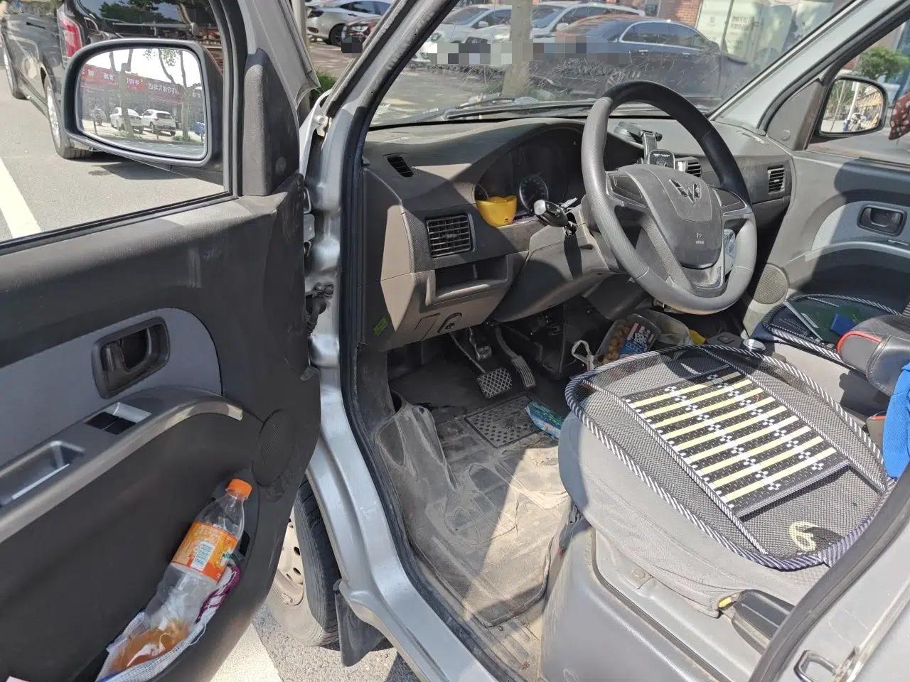 Wuling Rongguang EV 2022 Basic Model Enclosed-Window Vehicle with 2 Seats Equipped with Penghui Battery — миниатюра 16