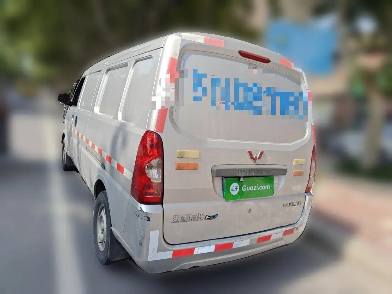 Wuling Rongguang EV 2022 Basic Model Enclosed-Window Vehicle with 2 Seats Equipped with Penghui Battery — миниатюра 4
