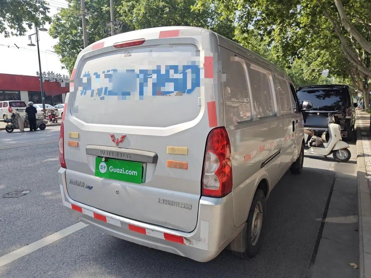 Wuling Rongguang EV 2022 Basic Model Enclosed-Window Vehicle with 2 Seats Equipped with Penghui Battery — миниатюра 6