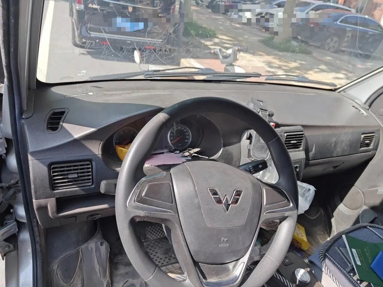 Wuling Rongguang EV 2022 Basic Model Enclosed-Window Vehicle with 2 Seats Equipped with Penghui Battery — миниатюра 9