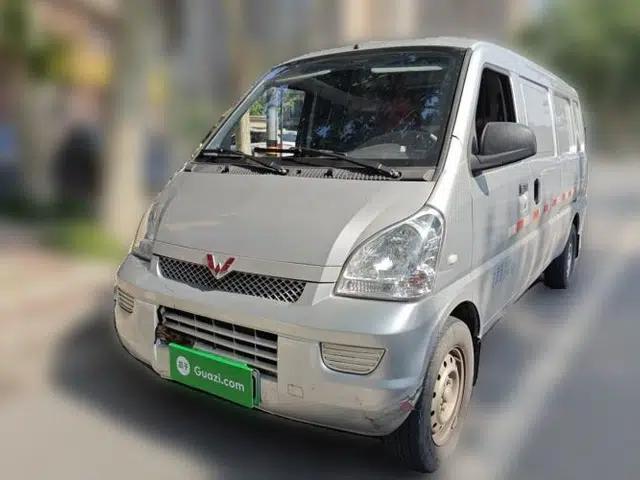 Wuling Rongguang EV 2022 Basic Model Enclosed-Window Vehicle with 2 Seats Equipped with Penghui Battery