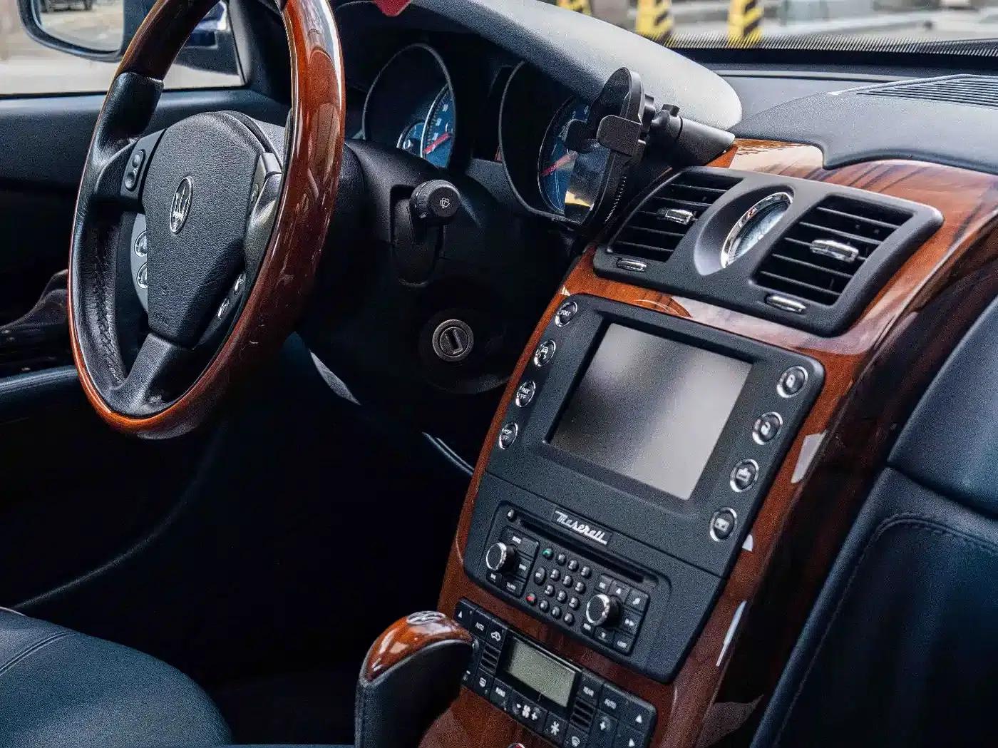 2010 Quattroporte 4.2L Elite Edition — миниатюра 18