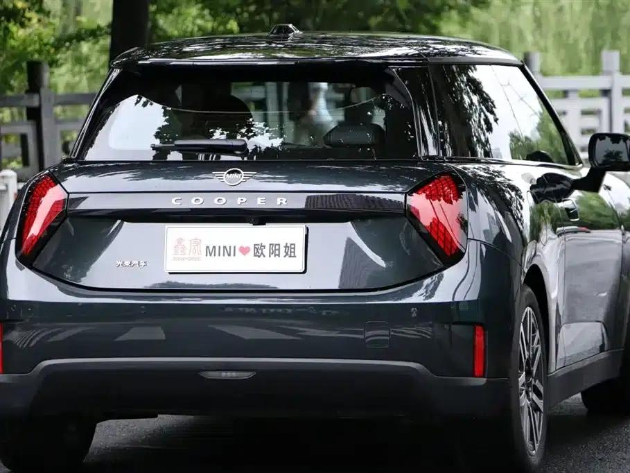 2024 Electric MINI Cooper (456km/h) - Classic Style — миниатюра 4