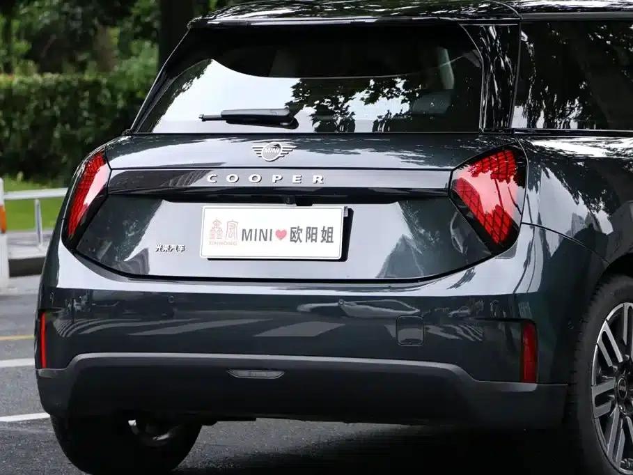 2024 Electric MINI Cooper (456km/h) - Classic Style — миниатюра 7