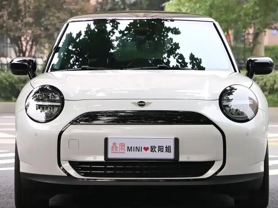 2025 Electric MINI Cooper (456km/h) - Cooper E Classic — миниатюра 2