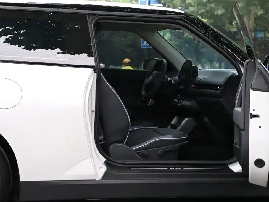 2025 Electric MINI Cooper (456km/h) - Cooper E Classic — миниатюра 12