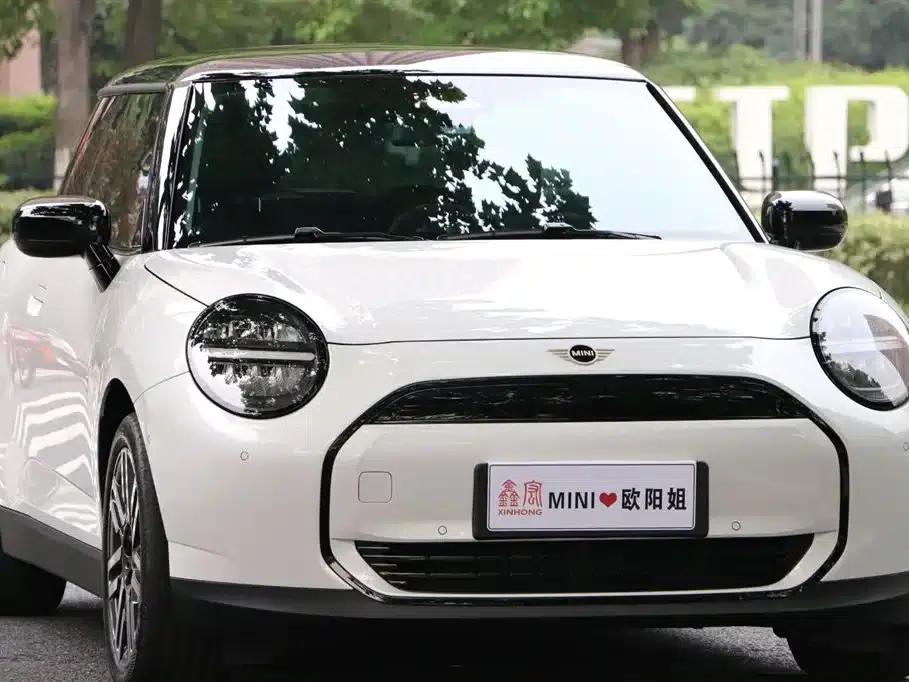 2025 Electric MINI Cooper (456km/h) - Cooper E Classic — миниатюра 3
