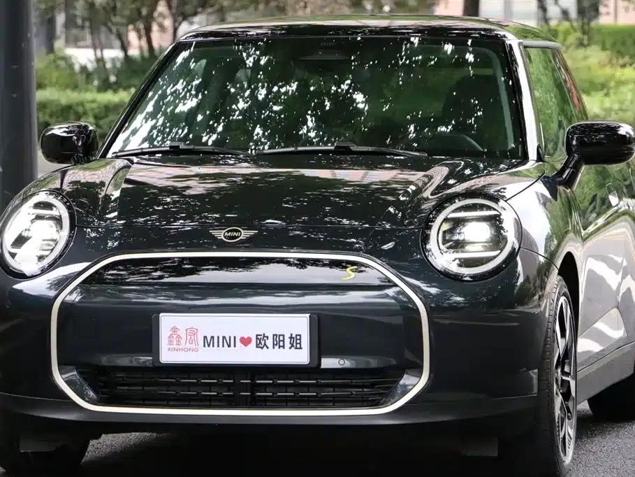 2024 Electric MINI Cooper SE (452km/h) - Artist — миниатюра 1
