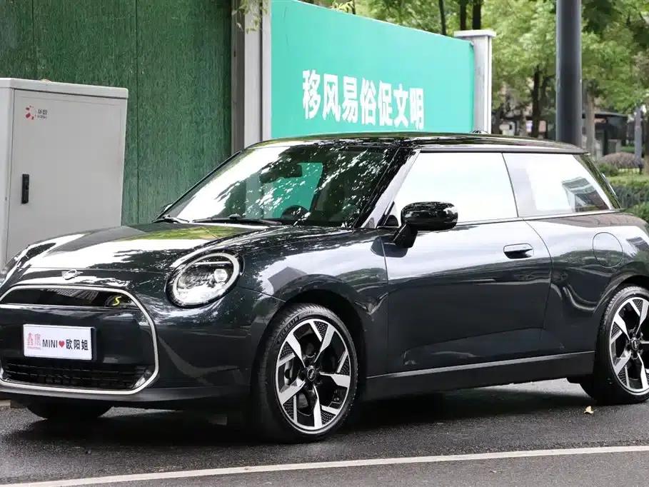 2024 Electric MINI Cooper SE (452km/h) - Artist — миниатюра 30