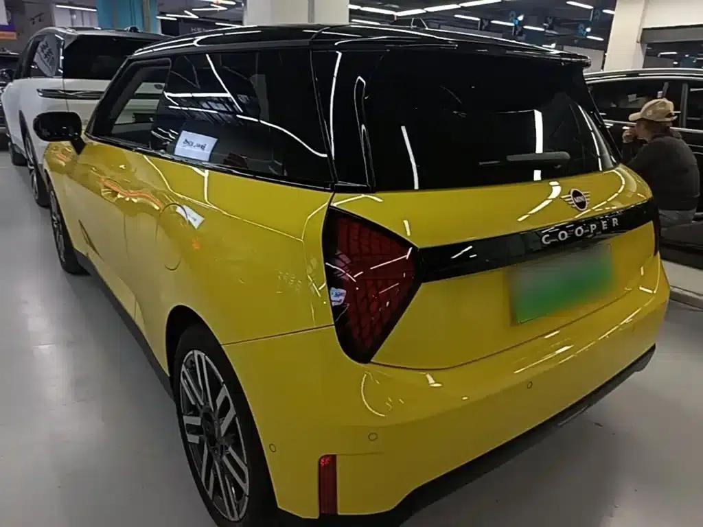 2024 Electric MINI Cooper (456km/h) - Classic Style — миниатюра 23