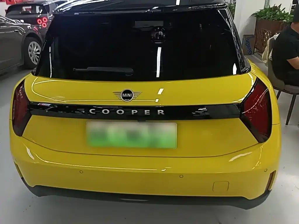 2024 Electric MINI Cooper (456km/h) - Classic Style — миниатюра 4