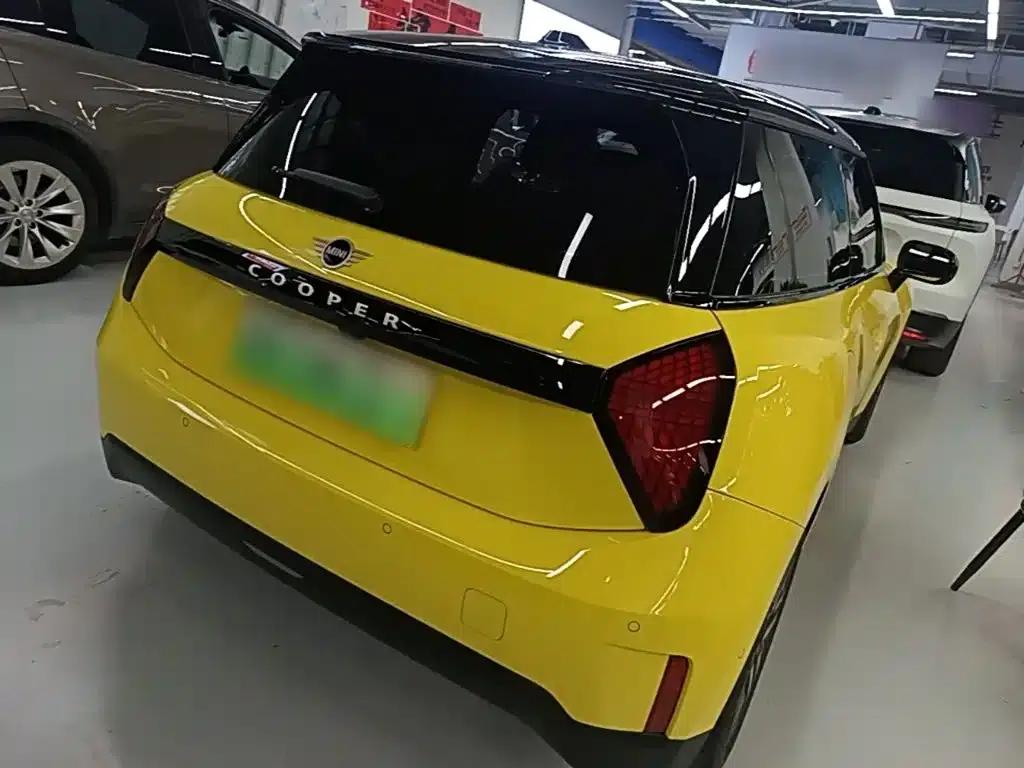 2024 Electric MINI Cooper (456km/h) - Classic Style — миниатюра 5