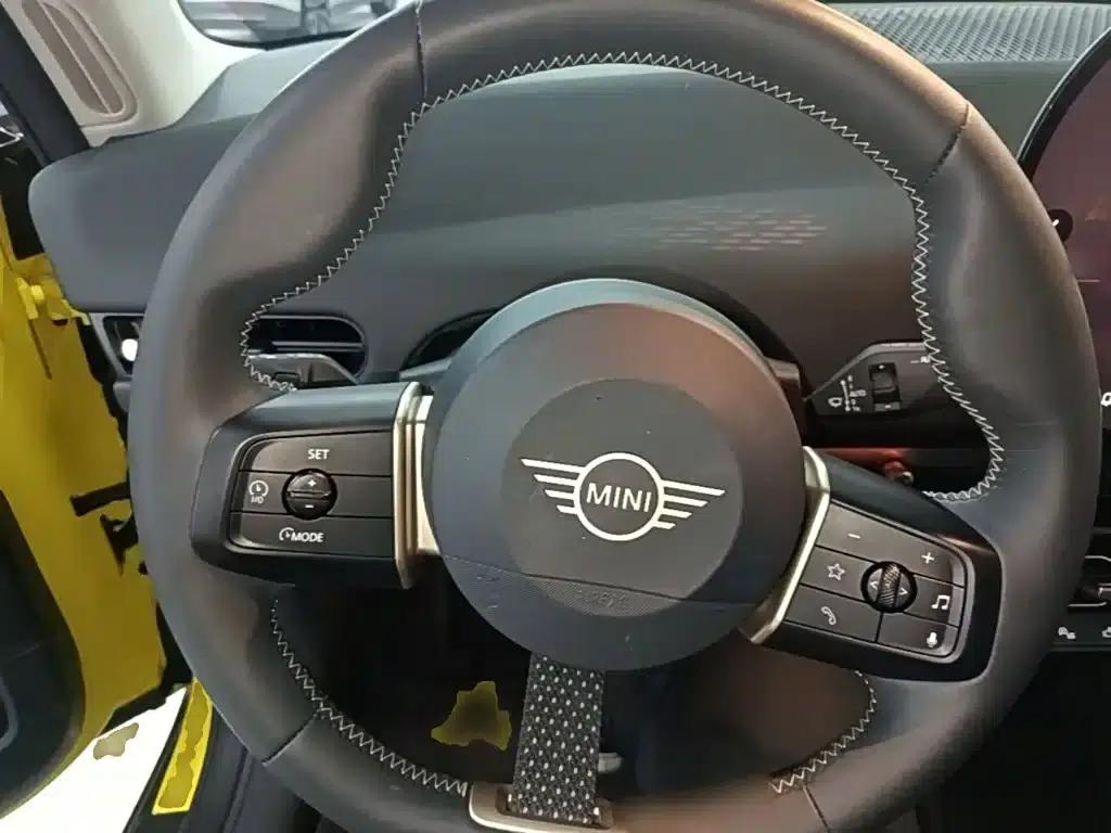 2024 Electric MINI Cooper (456km/h) - Classic Style — миниатюра 7