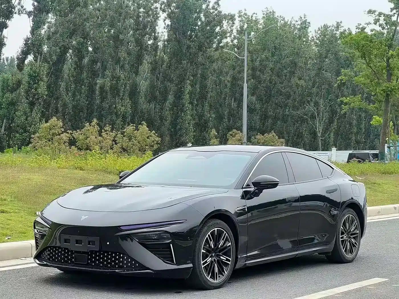 Nezha S 2022 Range Extended Edition, 1160km, Rear-Wheel Drive Mid-Range Version — миниатюра 1
