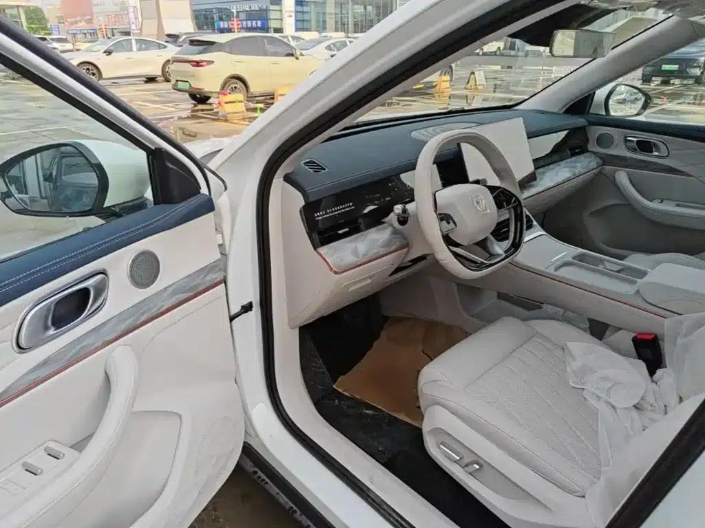 Nezha L 2024 Range Extended 310km Flash Charge Edition — миниатюра 16