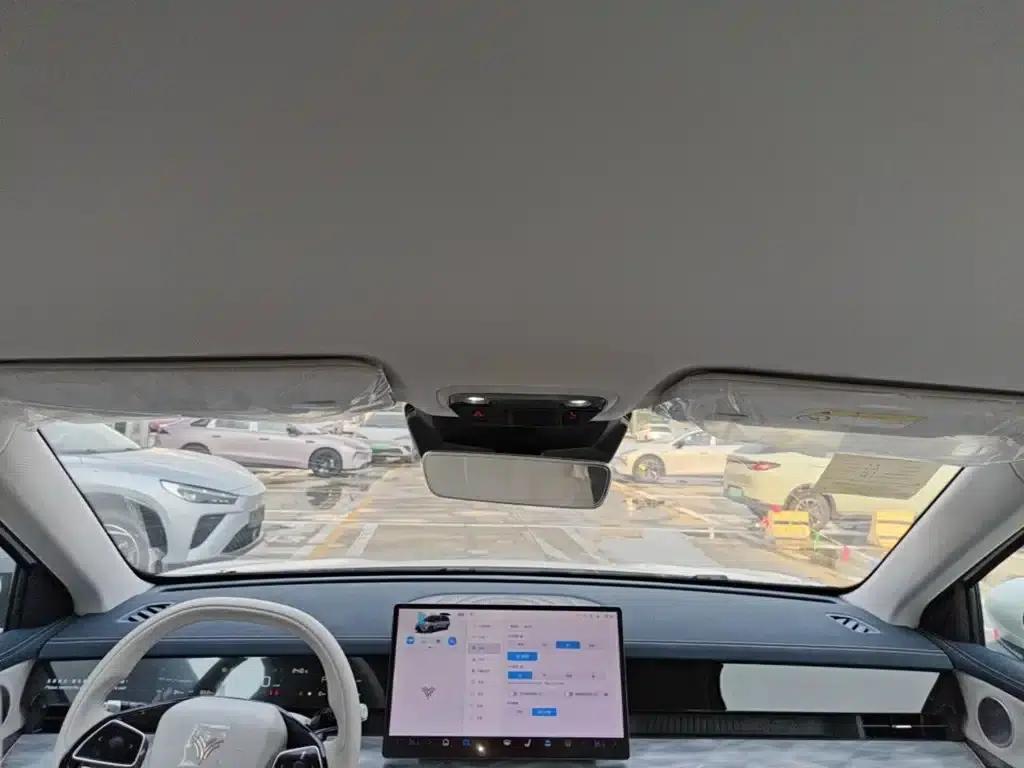 Nezha L 2024 Range Extended 310km Flash Charge Edition — миниатюра 18