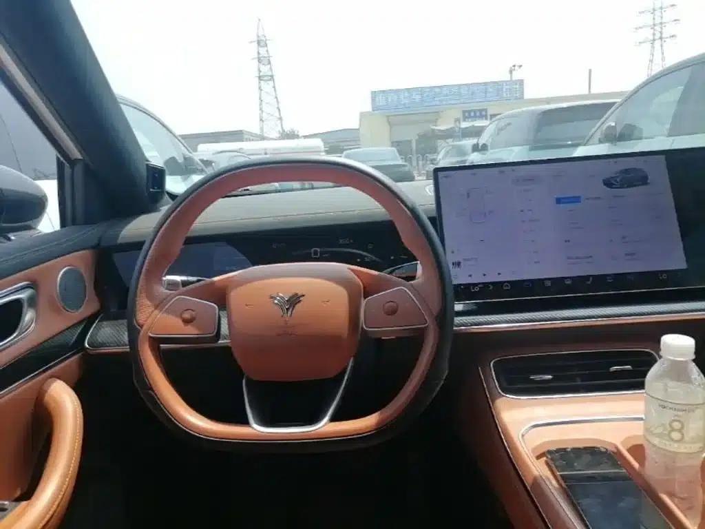 Nezha L 2024 Range Extender 310 Flash Charge Red Edition — миниатюра 17