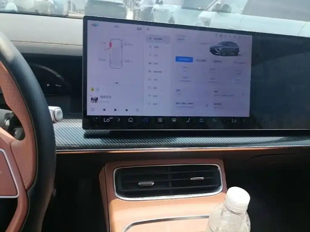 Nezha L 2024 Range Extender 310 Flash Charge Red Edition — миниатюра 20