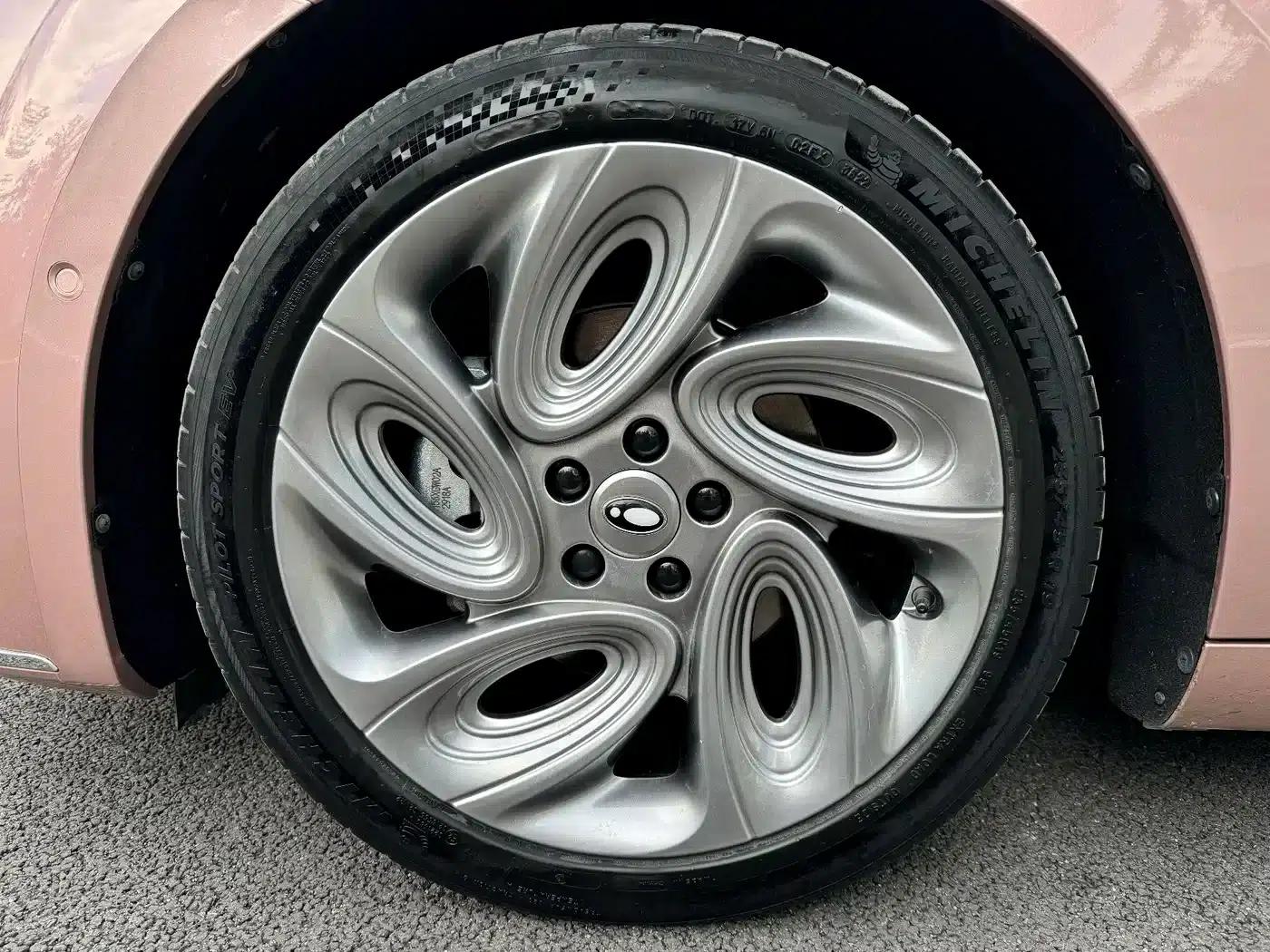 ORA Lightning Cat 2022 555km Premium Edition — миниатюра 13