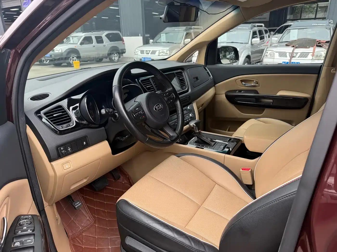 Carnival Imported 2015 2.2T Luxury Edition (National IV Emission Standard) — миниатюра 4