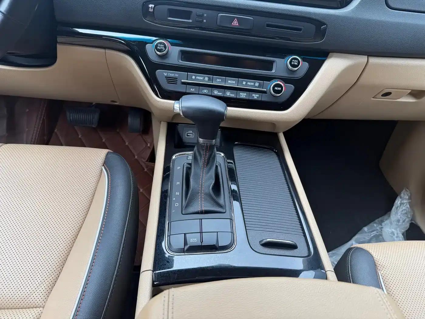 Carnival Imported 2015 2.2T Luxury Edition (National IV Emission Standard) — миниатюра 8