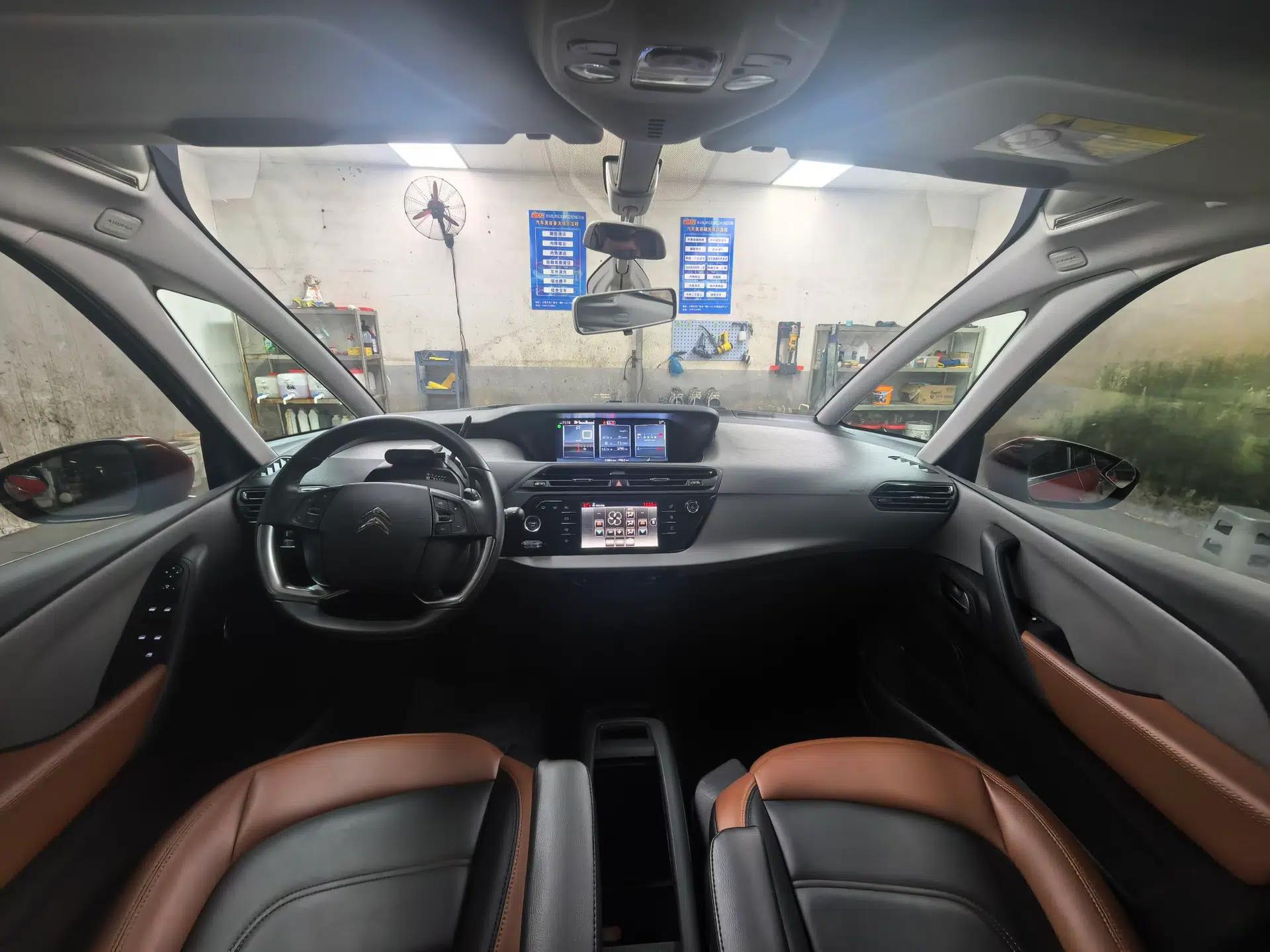 Citroen C4 Picasso 2015 1.6T Fashion Model 5 Seats — миниатюра 19