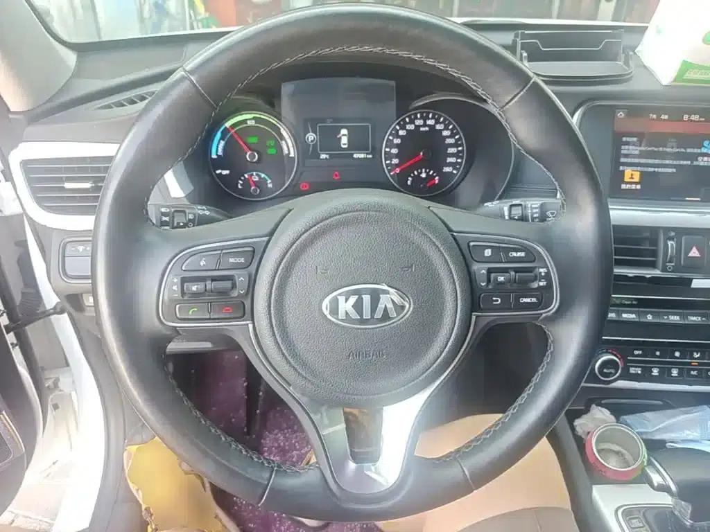 Kia K5 PHEV 2018 2.0L Premium Edition — миниатюра 11
