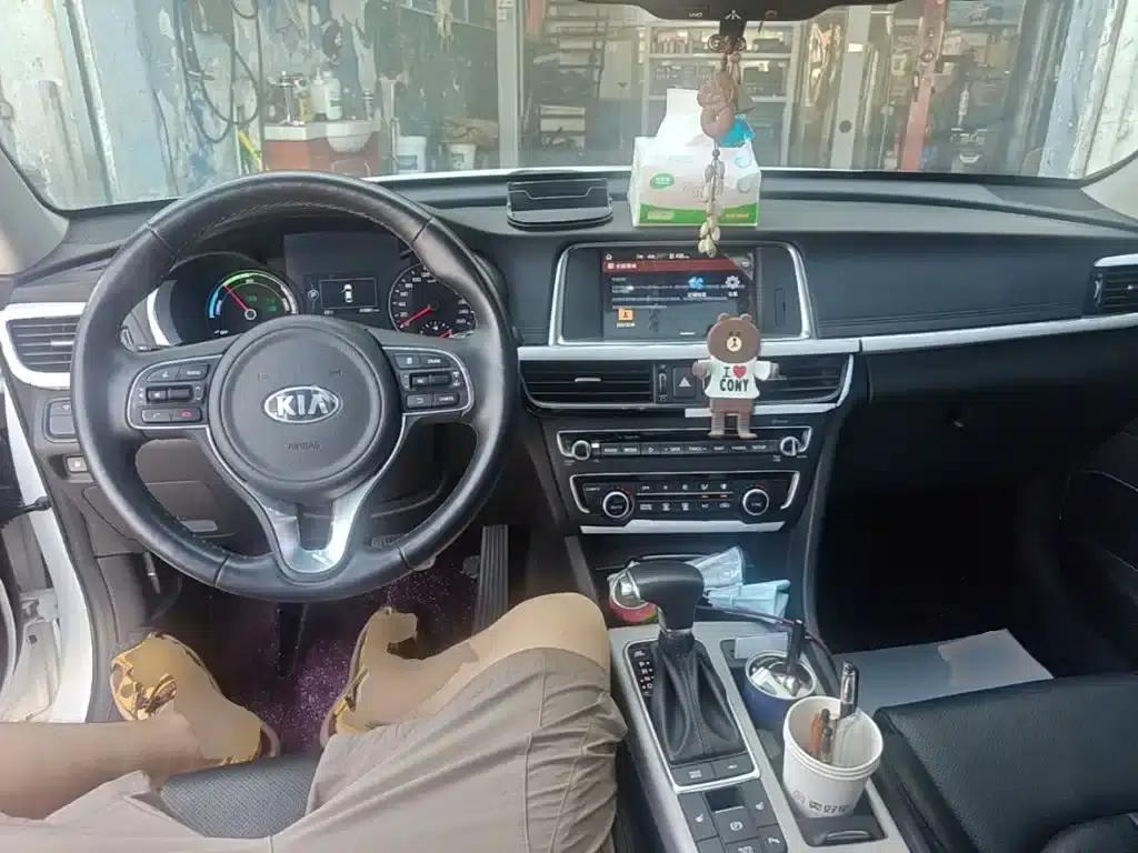 Kia K5 PHEV 2018 2.0L Premium Edition — миниатюра 10