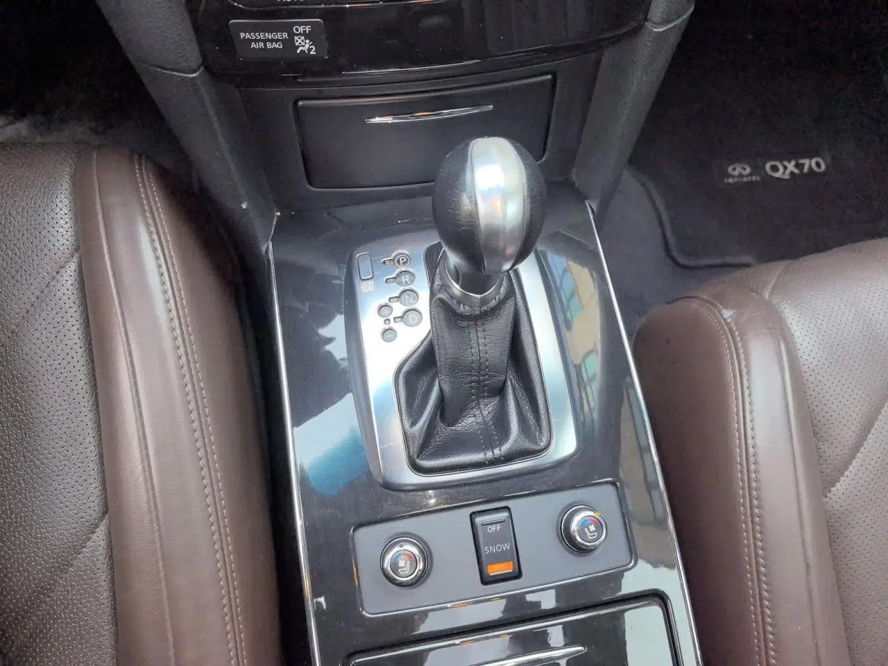 Infiniti QX70 2013 3.7L Supreme Edition — миниатюра 14
