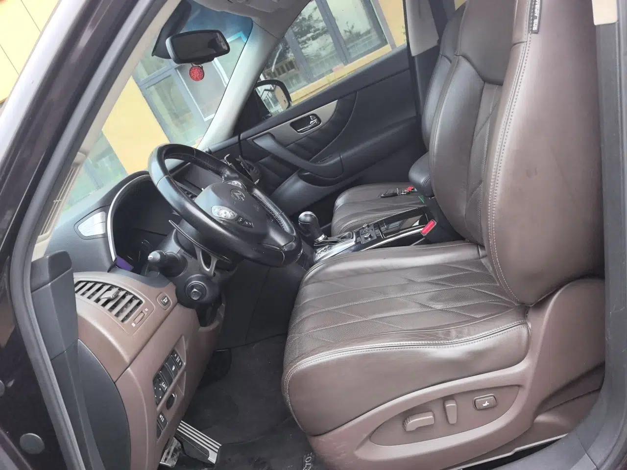 Infiniti QX70 2013 3.7L Supreme Edition — миниатюра 15