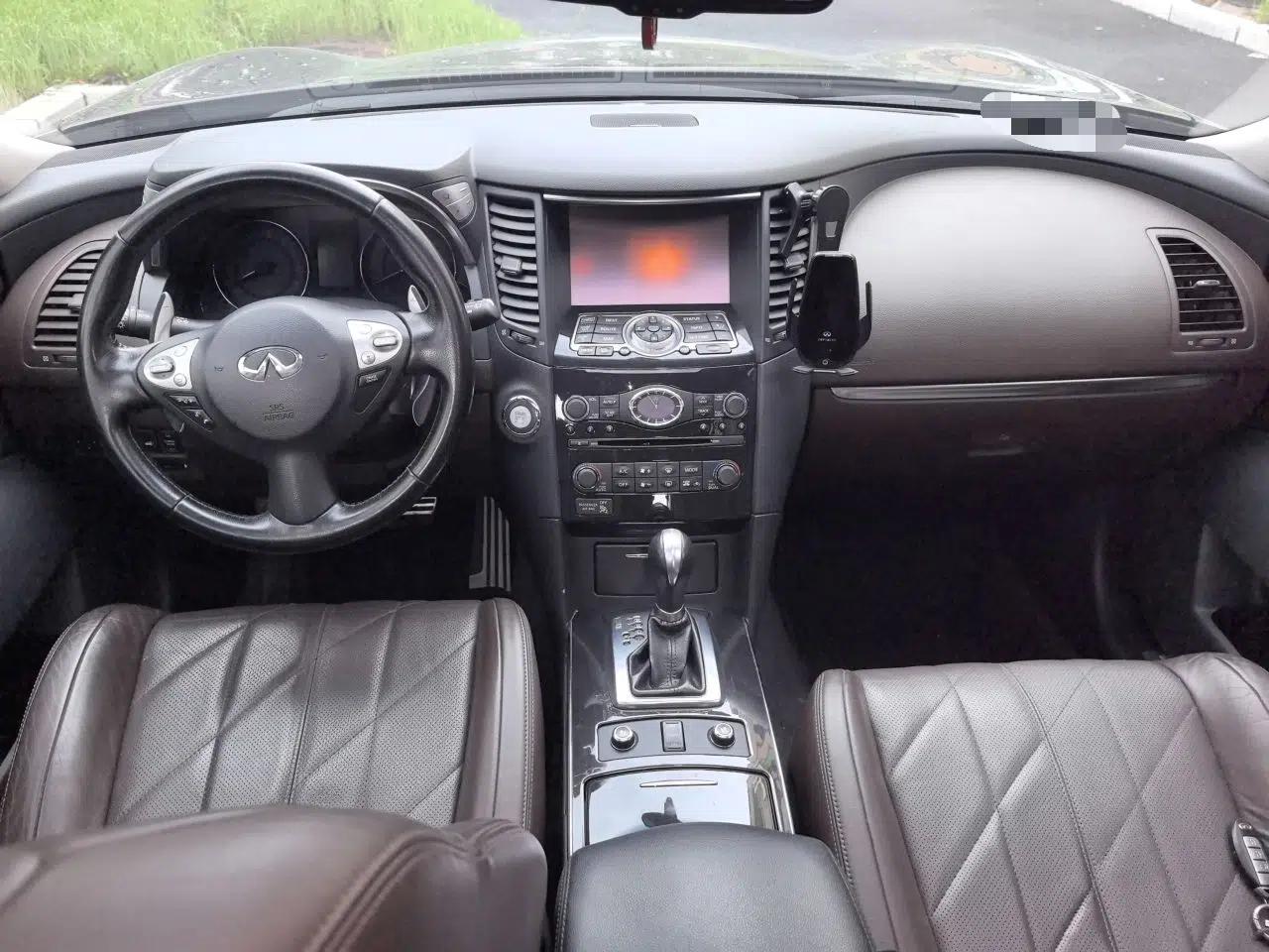 Infiniti QX70 2013 3.7L Supreme Edition — миниатюра 9