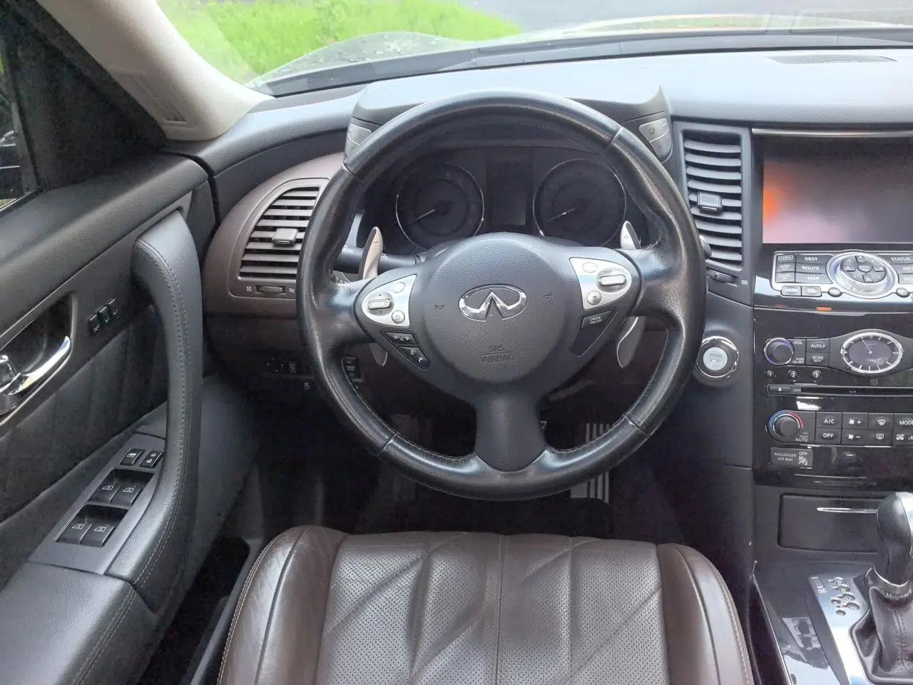 Infiniti QX70 2013 3.7L Supreme Edition — миниатюра 10
