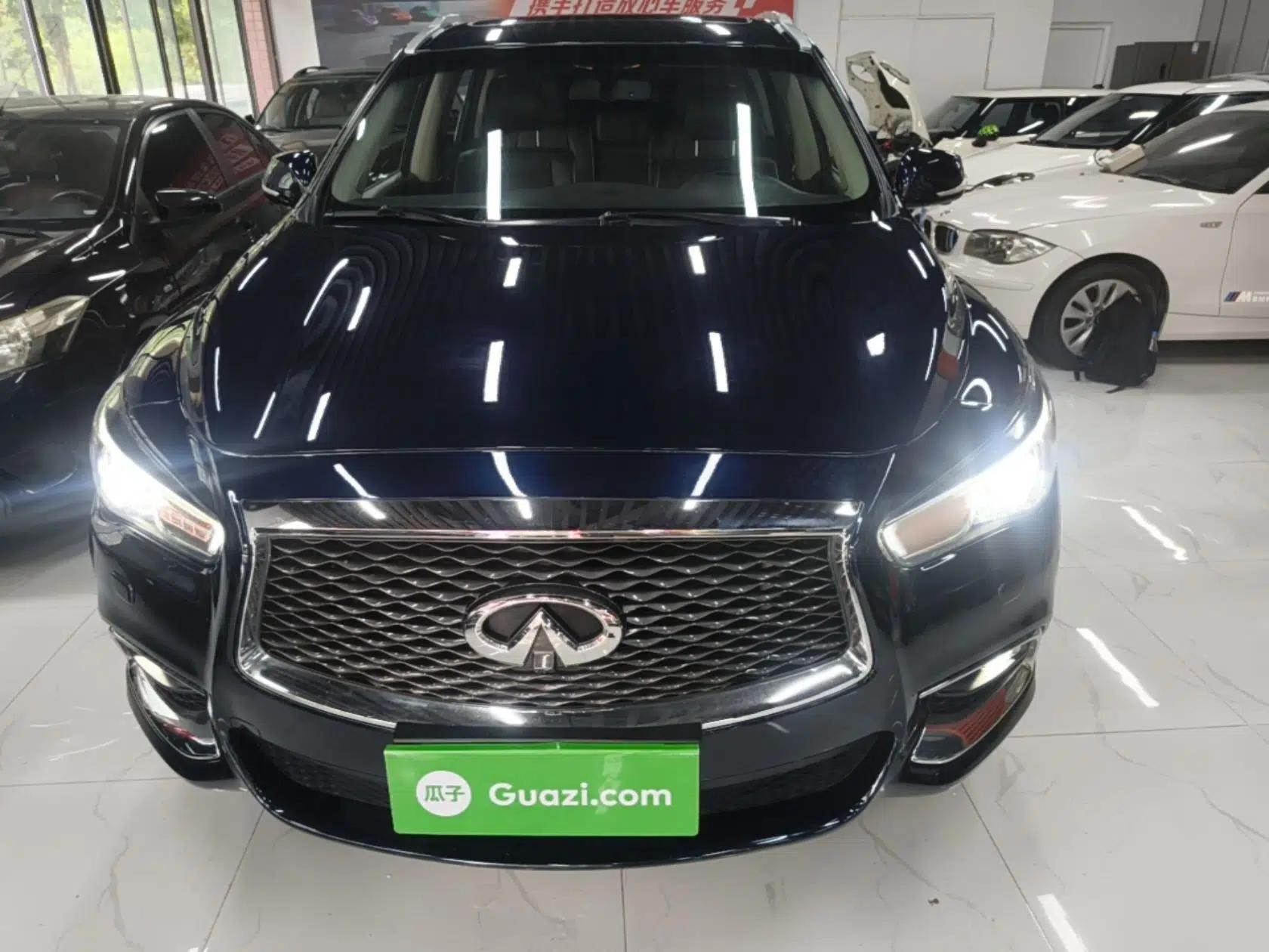 Infiniti QX60 2018 2.5 S/C Hybrid Two-Wheel-Drive Champion Family Edition — миниатюра 2
