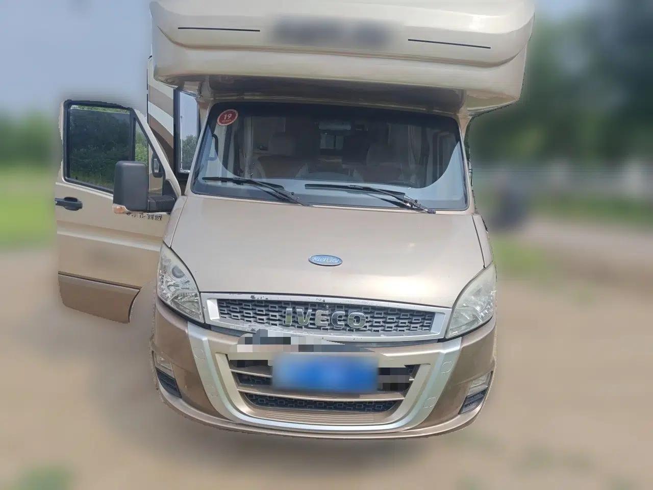 Iveco Power Daily 2017 Karenbinwei Compact Dedicated Passenger Van, 3.0L Manual, 4 Seats — миниатюра 2