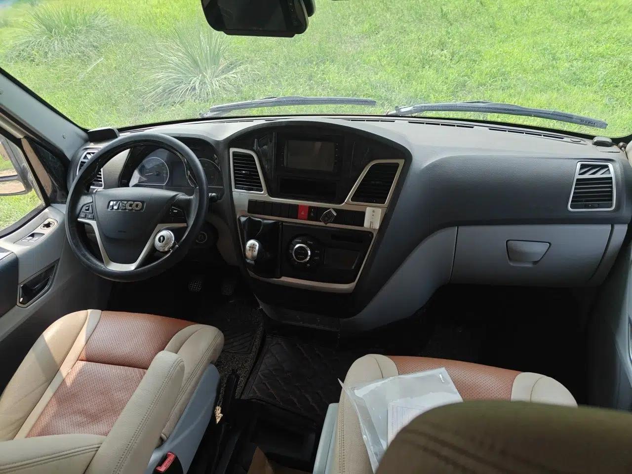 Iveco Power Daily 2017 Karenbinwei Compact Dedicated Passenger Van, 3.0L Manual, 4 Seats — миниатюра 9