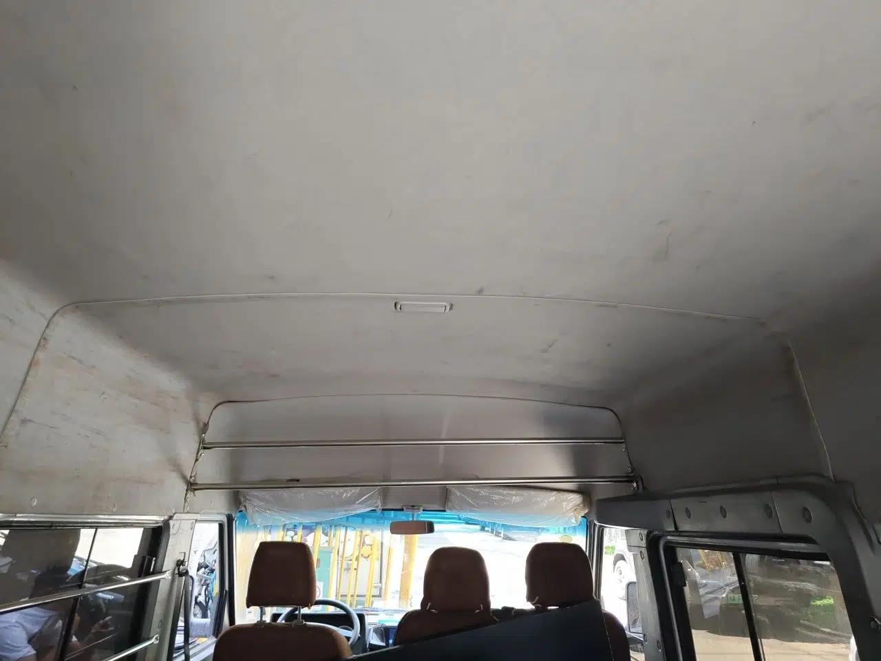 Iveco Daily 2022 2.5T A37 M1 Passenger Van 5-9 Seats Long Wheelbase Mid-Roof Design Dual Tires Side Sliding Doors — миниатюра 18