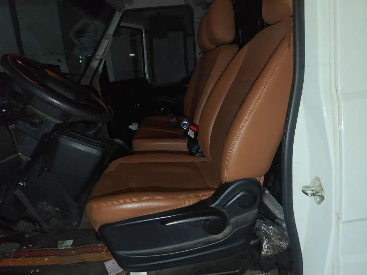 Iveco Daily 2023 Iveco Deway, manual, 3 seats, 2.5T, dual rear tires, diesel — миниатюра 17