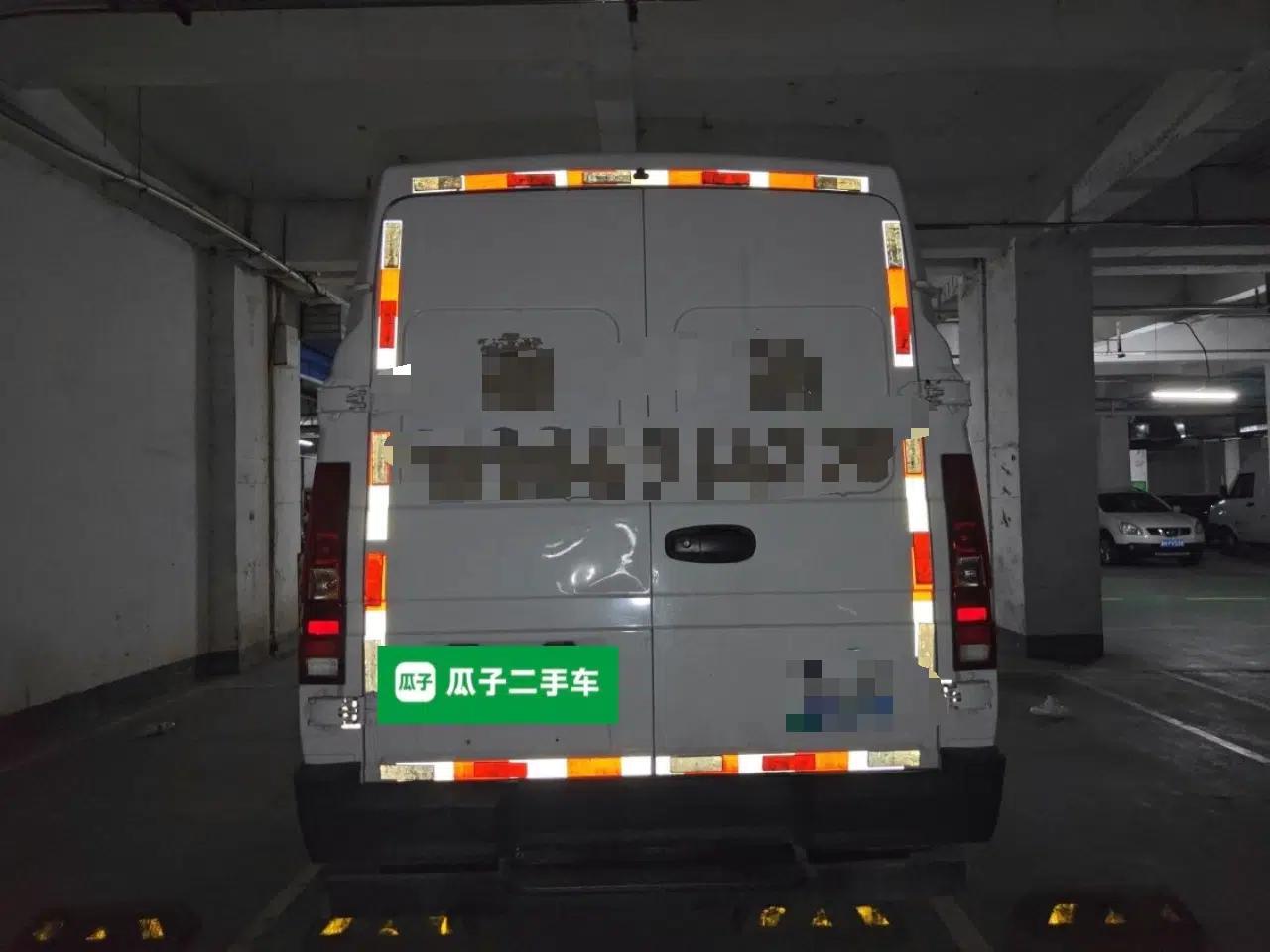 Iveco Daily 2023 Iveco Deway, manual, 3 seats, 2.5T, dual rear tires, diesel — миниатюра 5