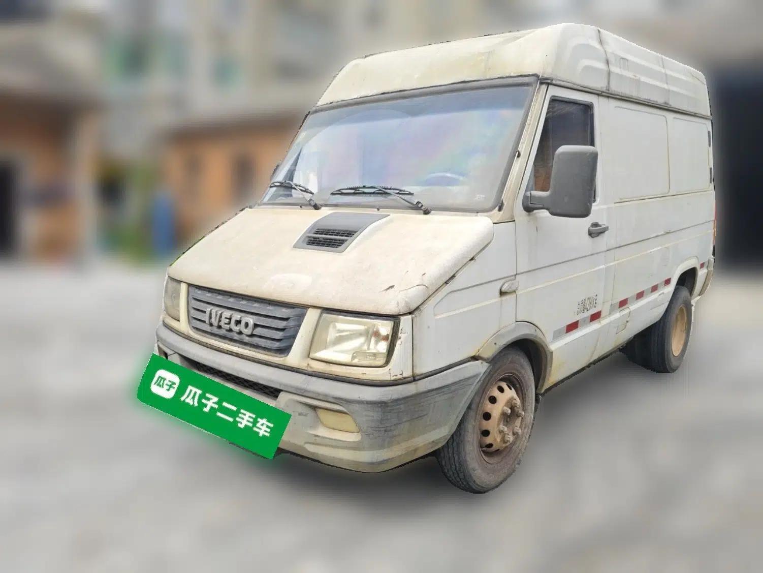 Iveco Daily Iveco Deway short-wheelbase manual 2.8-ton diesel 3‑seat cargo van, dimensions 4,850 × 2,000 × 2,520 mm, curb weight 2,190 kg. — миниатюра 1
