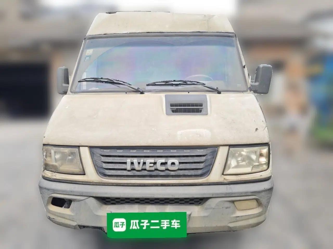 Iveco Daily Iveco Deway short-wheelbase manual 2.8-ton diesel 3‑seat cargo van, dimensions 4,850 × 2,000 × 2,520 mm, curb weight 2,190 kg. — миниатюра 2