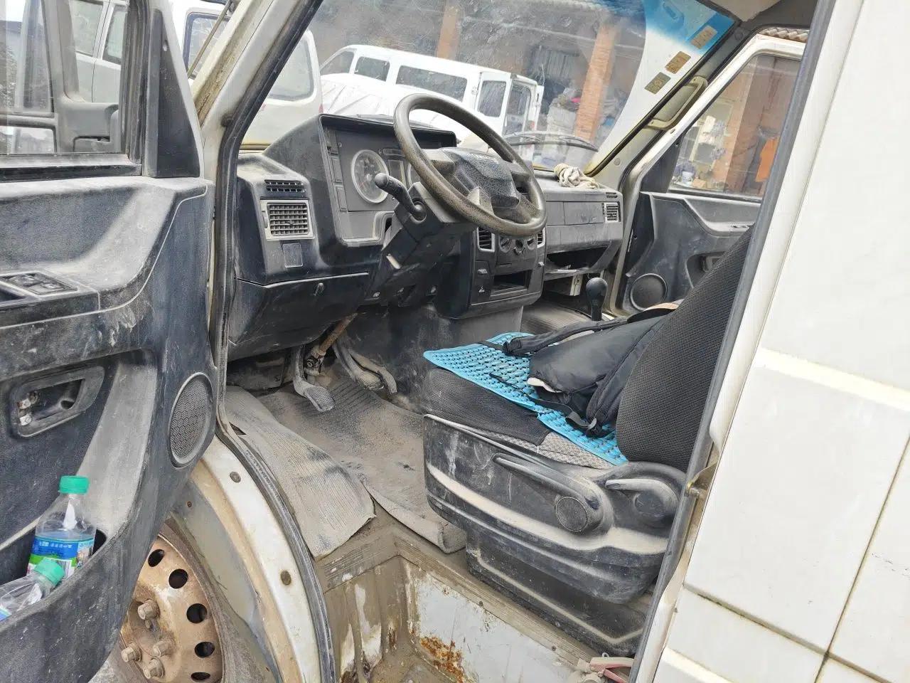 Iveco Daily Iveco Deway short-wheelbase manual 2.8-ton diesel 3‑seat cargo van, dimensions 4,850 × 2,000 × 2,520 mm, curb weight 2,190 kg. — миниатюра 16