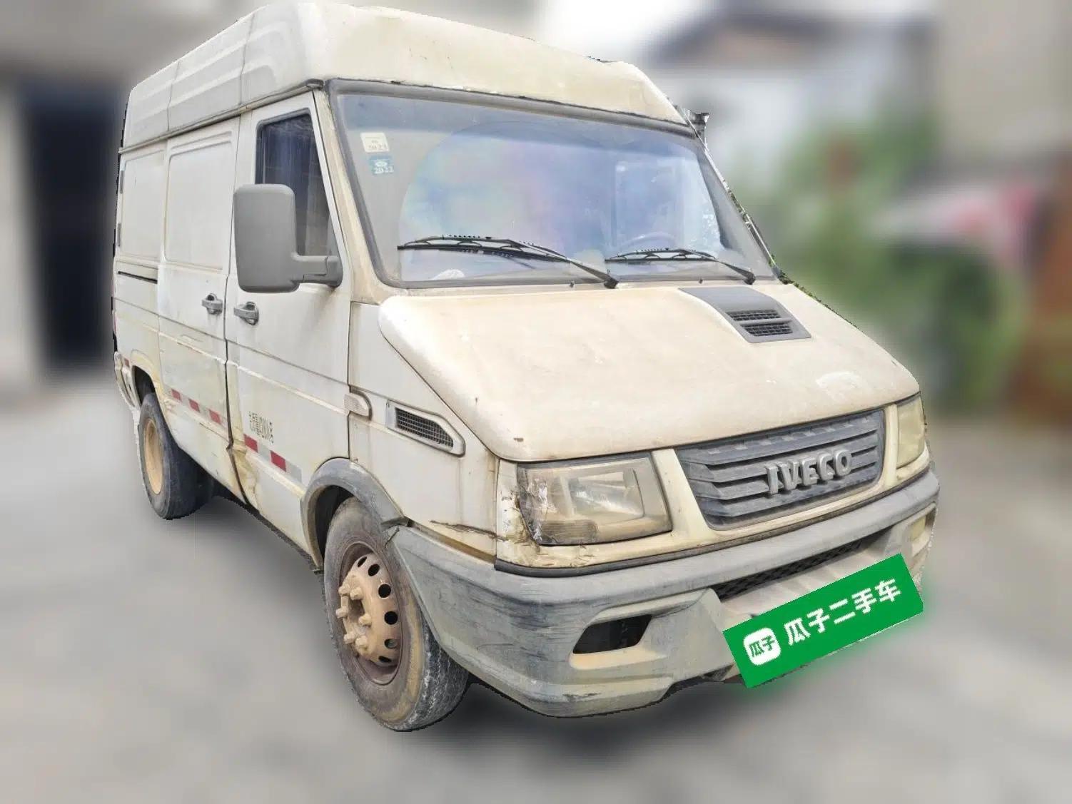 Iveco Daily Iveco Deway short-wheelbase manual 2.8-ton diesel 3‑seat cargo van, dimensions 4,850 × 2,000 × 2,520 mm, curb weight 2,190 kg. — миниатюра 3