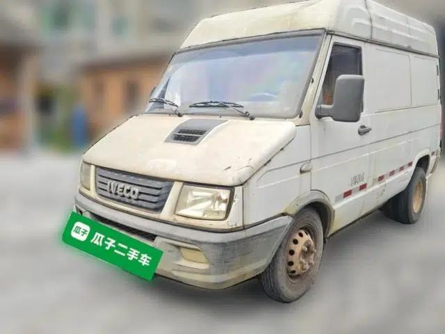Iveco Daily Iveco Deway short-wheelbase manual 2.8-ton diesel 3‑seat cargo van, dimensions 4,850 × 2,000 × 2,520 mm, curb weight 2,190 kg.