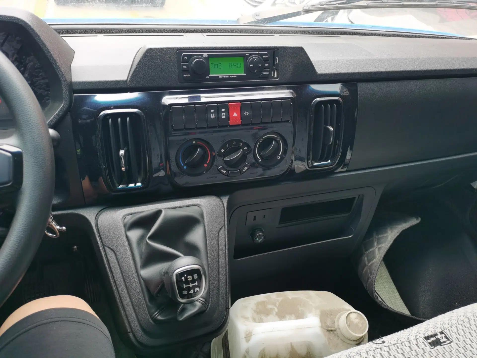 Iveco Daily 2023 2.5T A35M1 Short Wheelbase Mid-Roof Dual Tire Side-Sliding Doors 5–9 Seats — миниатюра 13