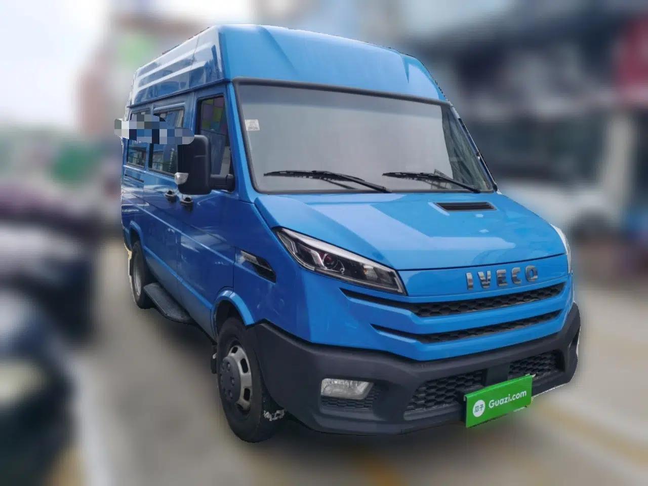 Iveco Daily 2023 2.5T A35M1 Short Wheelbase Mid-Roof Dual Tire Side-Sliding Doors 5–9 Seats — миниатюра 3