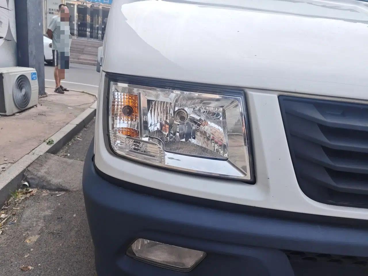Iveco Daily 2021 2.5T A35 M1 Passenger Van 5-9 Seater Short Wheelbase Mid-Roof Design Dual Tires Side Sliding Door — миниатюра 7