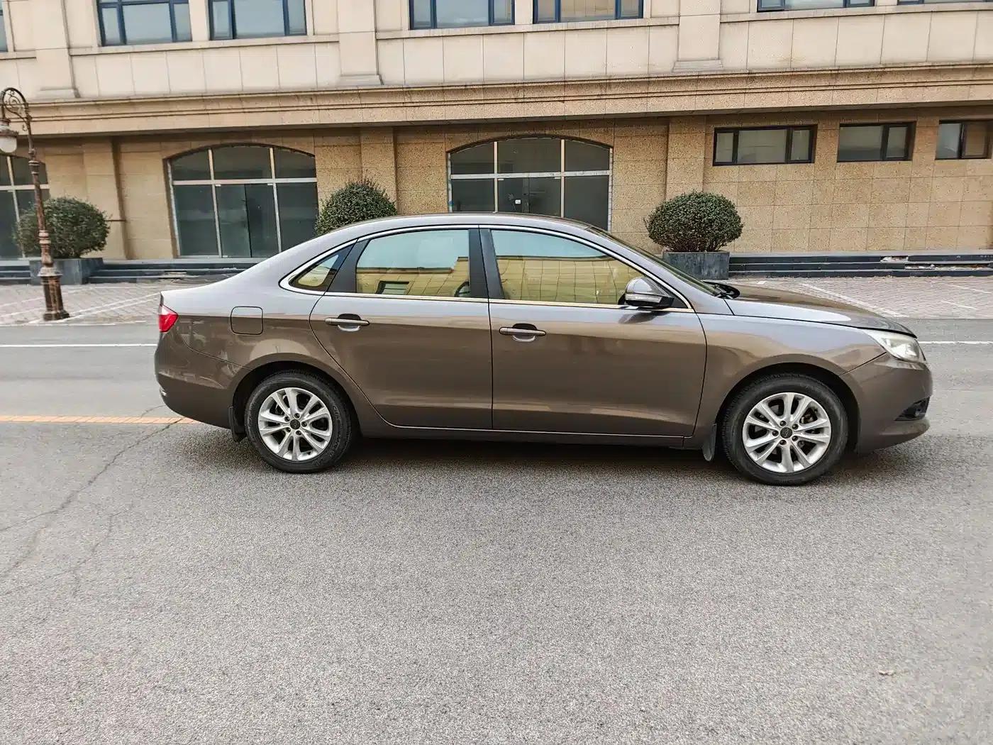 Chery Arrizo 7 2015 1.5T Manual Elite Edition — миниатюра 4